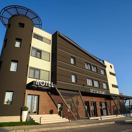 Hotel Ideo Lux Nis Exterior photo