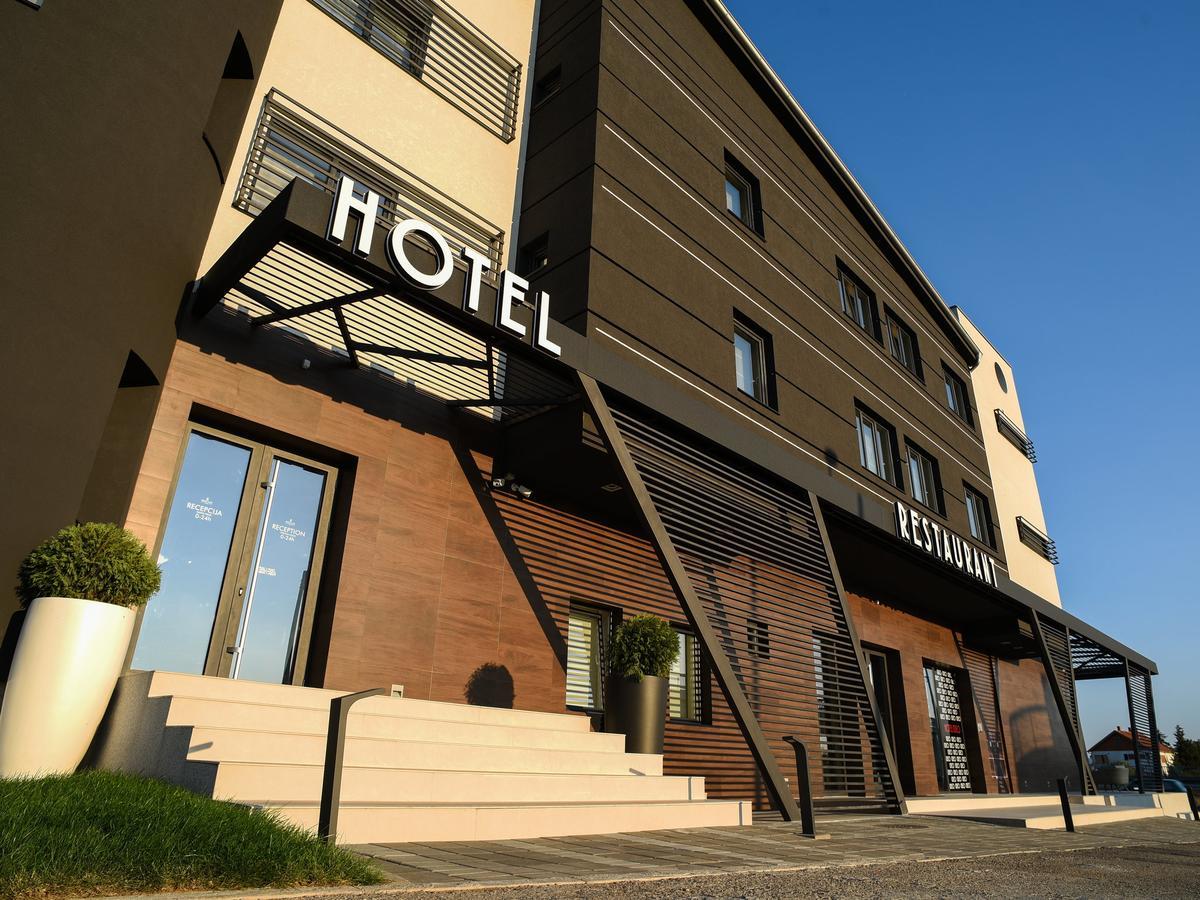 Hotel Ideo Lux Nis Exterior photo